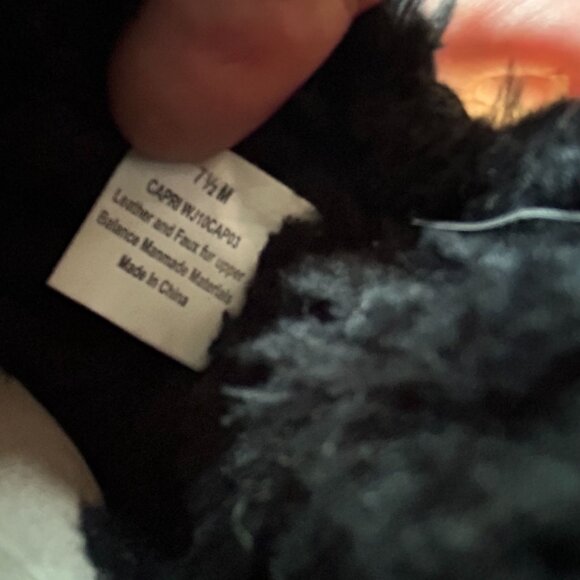 Jambu Womens Decorative Red Suede Black Fur Trim Shoes Sz 7 1/2 - Picture 7 of 9